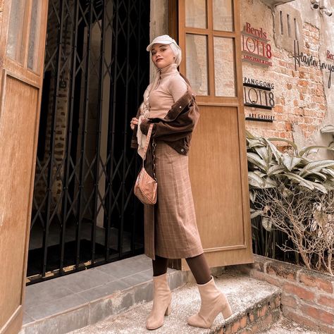 Style Retro Hijab, Earth Tone Outfits Casual Hijab, Vintage Outfits Hijab Year Book, Ootd Hijab Vintage Style, Ootd Retro 90s, Ootd Retro 90s Hijab, Yb Outfits, Ootd Vintage Hijab Rok, Ootd Earth Tone Hijab