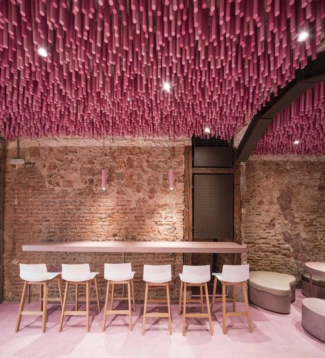 INTERIOR TRENDS | 6 Instagrammable coffee shops to be inspired Roof Texture, Restaurants Design, False Ceiling Bedroom, False Ceiling Living Room, Scandinavian Interior Design, Pink Paint, False Ceiling Design, False Ceiling, Ceiling Decor