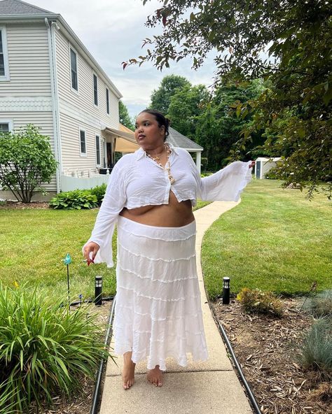 Plus Size White Skirt, Happy Litha, Long Skirt Plus Size, Long Skirt Aesthetic, White Skirt Summer, White Skirt Outfits, Long Skirt Summer, White Long Skirt, Hawaii Outfits