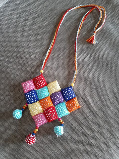 Kantha work Terracotta Jewellery Designs, Diy Jewellery Designs, Diy Fabric Jewellery, Cotton Jewelry, Handmade Jewlery, Fabric Earrings, Fabric Necklace, Kantha Work, Easy Diy Jewelry