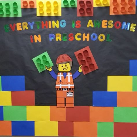 Lego Classroom Decorations, Class Board Ideas, Lego Bulletin Board, September Decor, Lego Classroom Theme, Preschool Classroom Themes, Lego Classroom, School Decor Ideas, Crop Ideas