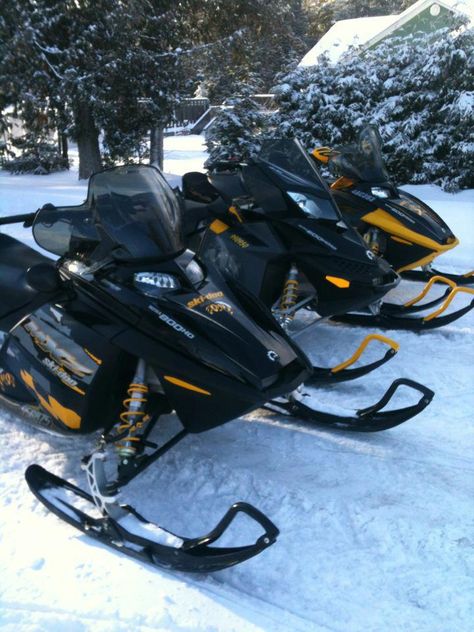 Ski-Doo #snowmobiles #snow #winter Ski Doo Snowmobile, Skidoo Snowmobile, Snow Mobile, Snow Toys, Snow Machine, Image Moto, Ski Boats, Snow Fun, Ski Doo