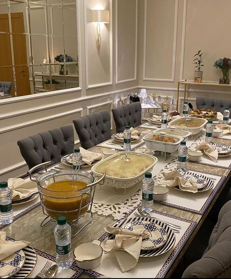 Dawat Table Setting, Big Dinner Table, Ramadan Table, Food Display Table, Dessert House, Food Set Up, Creative Kitchen Gadgets, Sitting Room Design, Elegant Living Room Decor