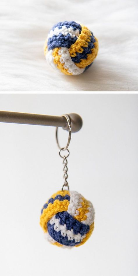 Knitted Keychain Pattern, Quick And Easy Crochet Keychain, Volleyball Crochet Pattern Free, Crochet Volleyball Pattern Free, Crochet Volleyball Keychain, Volleyball Keychain Diy, Crochet Volleyball, Scrap Yarn Crochet Projects, Leftover Yarn Project