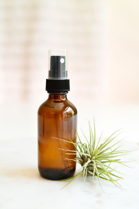 How to make a DIY rosewater face mist with bergamot and geranium essential oils. Rose Water Face Mist, Rose Water Diy, Best Natural Deodorant, Diy Rose, Bergamot Essential Oil, Moisturizing Face Cream, Geranium Essential Oil, Glass Spray Bottle, Diy Skincare