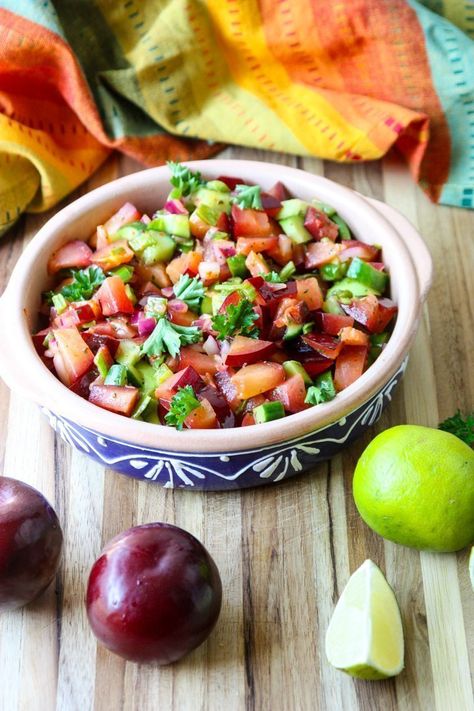 Plum Salsa Recipe, Plum Salsa, Plum Recipes, Salsa Fresca, Salsa Dip, Elimination Diet, Mexican Party, Salsa Recipe, Eat Clean