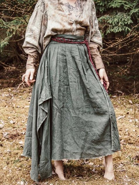 Poor Clothes, Costume Unique, Viking Aesthetic, Skirt Apron, Linen Wrap Skirt, Unique Aprons, Core Outfits, Linen Maxi Skirt, Daily Chores