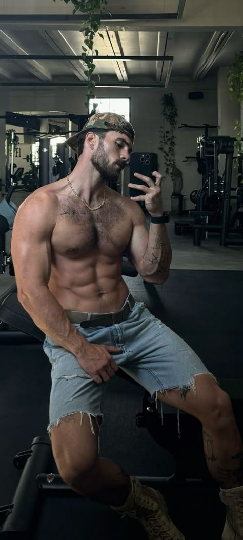 Semi Muscular Guy, Aesthetic Male Physique, Handsome Masculine Men, Hot Military Men, Muscular Tattooed Men, Shane Aesthetic, Superman Physique, Men With Dimples, Gym Men Photography