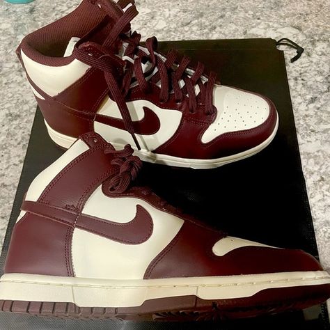 Nike Dunk High Nike Jordans Women, Nike Shoes High Tops, Nike Shoes Girls, Jordans Girls, All Nike Shoes, Team Red, Shoes Too Big, Lace Heels, Fresh Shoes