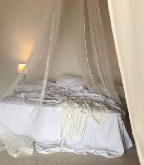 fern — birdasaurus: Vianca Soleil White Sheets, Pretty Room, Aesthetic Rooms, Dreamy Room, Dream Spaces, House Room, My Space, Room Inspiration Bedroom, Aesthetic Bedroom