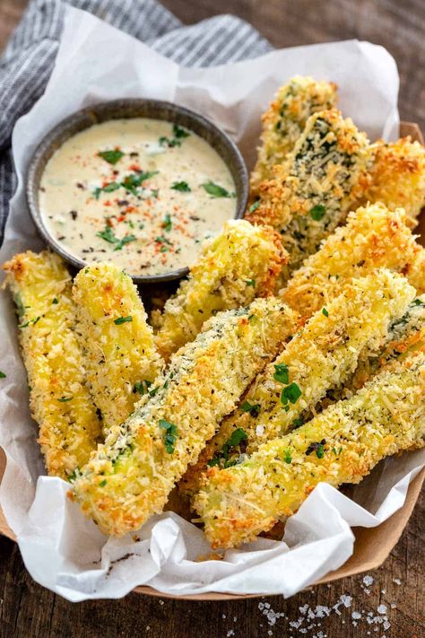 Fried Zucchini Sticks, Zucchini Fries Baked, Zucchini Pommes, Baked Zucchini Fries, Zucchini Sticks, Deep Fried Appetizers, Honey Mustard Dipping Sauce, Fried Zucchini, Homemade Honey Mustard