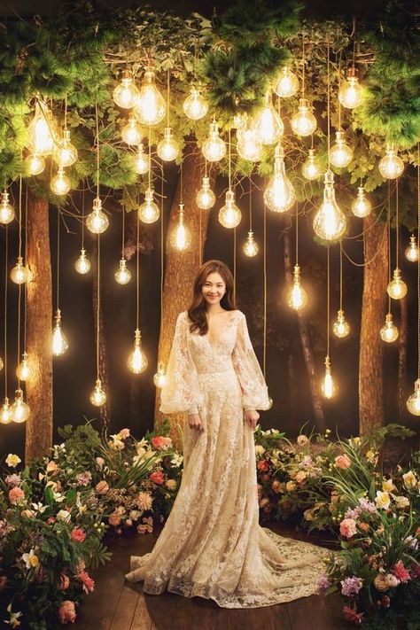 Seoul Wedding, Korean Wedding Photography, Wedding Photo Studio, Studio Photography Fashion, Wedding Backdrop Decorations, Korean Wedding, Wedding Decor Style, Wedding Stage Decorations, Outdoor Wedding Decorations