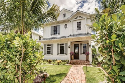 Home of the Month: Creating an Old Florida Feel - Gulfshore Life Old Florida Decor, Florida Homes Exterior, Florida Style Homes, Florida Beach Homes, Cozy Beach Cottage, Florida Cottage, Florida Decor, Barn Style Doors, Florida Style