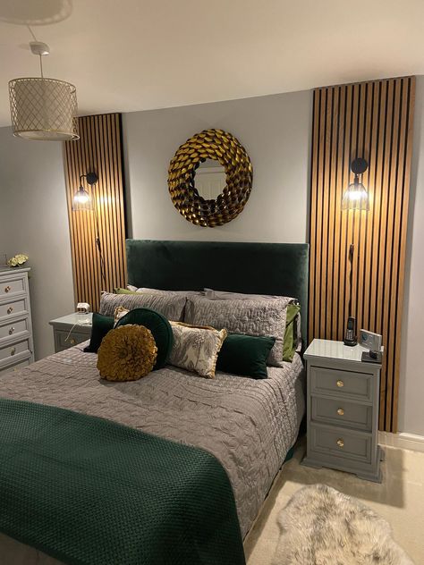 Slat Wood Bedroom, Vertical Wood Paneling Kitchen, Modern Wood Paneling Walls Bedroom, Wood Slat Behind Bed, Slat Wall Panelling Bedroom, Slat Bedroom Wall Ideas, Slatted Panelling Bedroom, Vertical Bedroom Panelling, Bedroom Panelling Slats