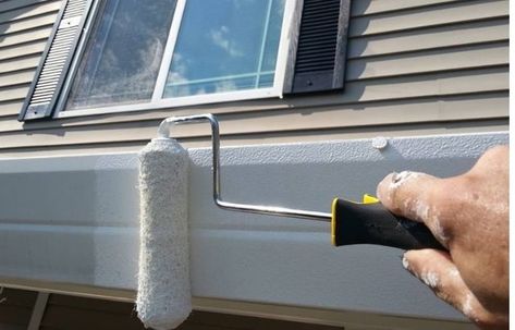 How to Paint Aluminum Gutters | 5 Steps To Follow Painting Gutters And Trim, House Trim Exterior, Painting Gutters, House Gutters, Metal Gutter, How To Clean Aluminum, Aluminum Carport, Gutter Guards, Gutter Accessories