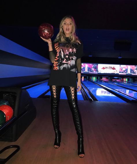 See this Instagram photo by @alissaviolet • 251.2k likes Alissa Violet Outfit, Alissa Violet, Night Outfits Winter, Bowling Outfit, Bowling Shoes, Romantic Outfit, Popsugar Fashion, Trendy Swimwear, Instagram Girls