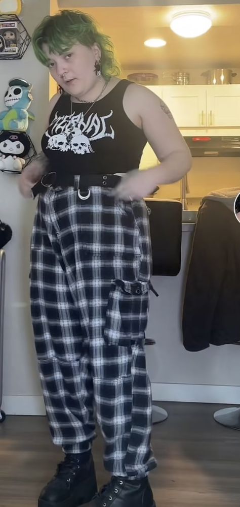 Credit: @sagequin on tiktok Nonbinary, gender neutral, edgy oufit Plus Size Gender Neutral Fashion, Unisex Outfits Gender Neutral, Plus Size Nonbinary Fashion, Gender Envy Nonbinary, Plus Size Androgynous Fashion, Punk Outfits Aesthetic, Outfits Gender Neutral, Genderfluid Outfits, Nonbinary Aesthetic