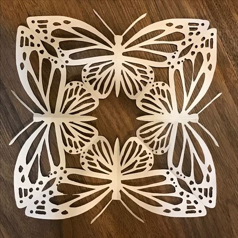 Butterfly Snowflake, Paper Snowflake Patterns, Christmas Decor Ideas Outdoor, Decor Ideas Kitchen, Geometric Origami, Classroom Christmas, Kitchen Christmas, Porch Christmas Decor Ideas, Porch Christmas Decor