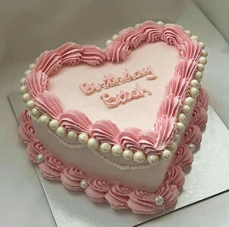 Simple Heart Birthday Cake, Heart Bday Cake Aesthetic, 18th Birthday Cake Aesthetic Pink, Cute Heart Cakes Aesthetic, Girly 18th Birthday Party, Girly Bday Cakes, Aesthetic Pink Birthday Cake, Heart Shaped Birthday Cake Aesthetic, Simple Girly Cake