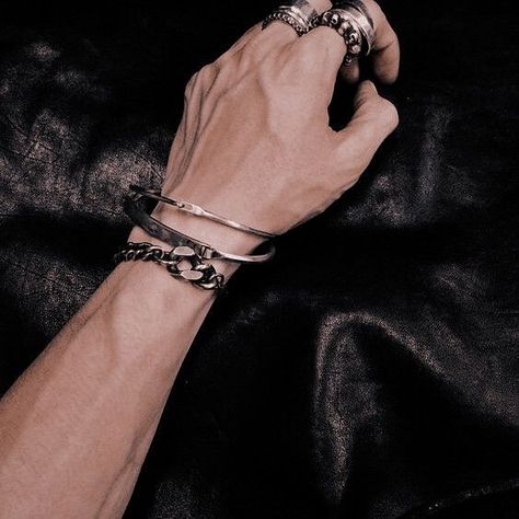 Hands With Rings, Hand Veins, Harry Hook, Jamie Campbell, Jamie Campbell Bower, Holly Black, Sirius Black, Heroes Of Olympus, Dance Class