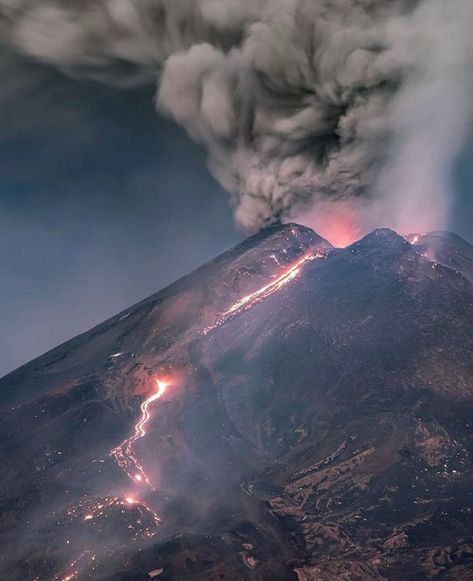 Geology and the World 🌋⚒🗺 on Instagram: “Mount Etna in 2021 🌋😱 Have you been there? Image Credit: @massimotamajo_photographer #Geology #GeologyPage #rocks #geomorphology…” Catania Italy, Etna Volcano, Map Of Italy, Mount Etna, Kings Man, Italy Map, Catania, Life Is An Adventure, Planet Earth