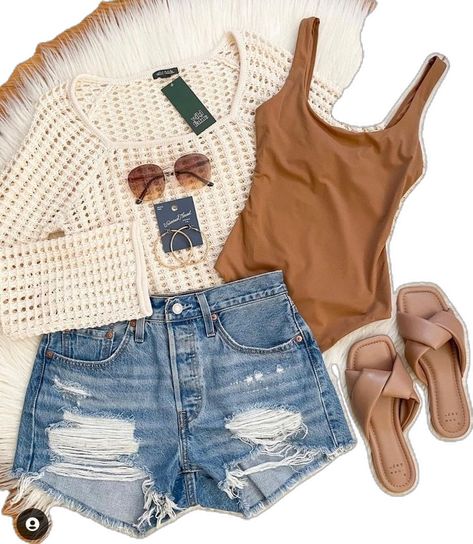 Summer Styling For Women, Outfit For Catalina Island, Vacay Outfits Cruise, Chambray Top Outfit Summer, Spring 2024 Vacation Outfits, Cute Summer Outfits Women In 30s, Elementary Graduation Outfit For Mom, Spring Outfits Florida, Everyday Outfit Ideas Summer