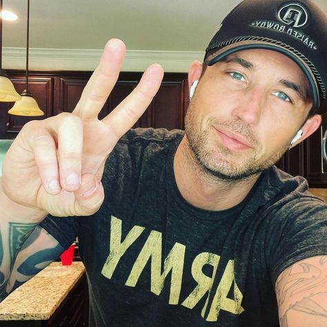 Michael Ray Country, Country Wishlist, Michael Ray, Male Country Singers, Chris Young, Nick Carter, Handsome Prince, Country Music Singers, Cool Countries