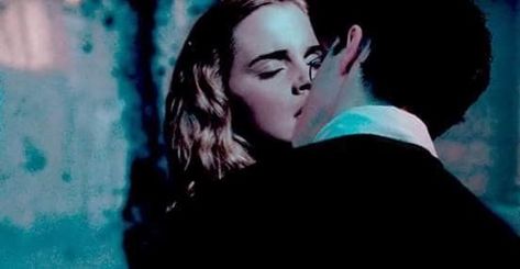 Harry Potter Love Kiss, Hermione And Harry Dancing, Mermaid Drawing Tutorial, Harry And Hermione Kiss Scene, Harry And Hermione Kiss, Ron And Hermione Kiss Scene, Harry Potter Kiss, Harry And Hermione Kiss Behind The Scenes, Harmony Harry Potter