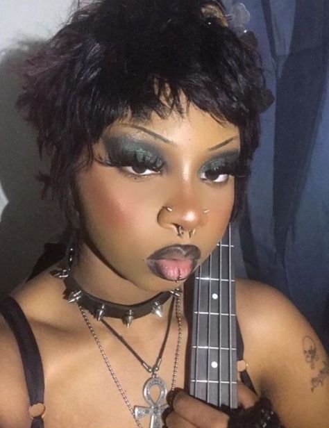 Goth Makeup Ideas, Afro Goth, Afro Punk Fashion, Black Alt, Alt Makeup, Emo Makeup, Alternative Makeup, Black Goth, Gothic Makeup