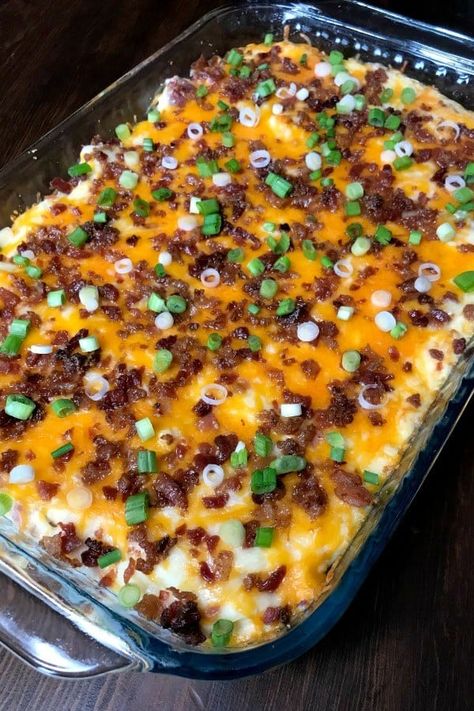 Tasty Red Potato Recipes to Fall in Love with Scalloped Corn Casserole, Loaded Potato Casserole, Scalloped Corn, Cauliflower Casserole Recipes, Red Potato Recipes, Loaded Cauliflower Casserole, Twice Baked Potatoes Casserole, Loaded Cauliflower, Baked Potato Casserole