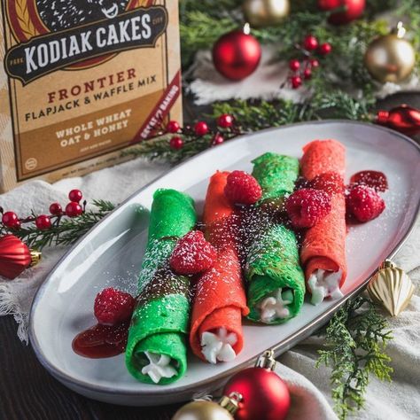 Christmas Crepes, Nutella Strawberries, Kodiak Cakes Recipe, Yummy Christmas Treats, Kodiak Cakes, Christmas Food Gifts, Waffle Mix, Christmas Lunch, Crepe Recipes