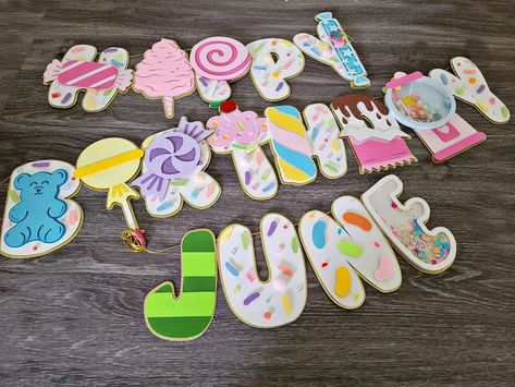 Candyland Banner, Candyland Board, Cardstock Cricut, Cricut Cardstock, Candy Props, Creative Wrapping, Name Decorations, Cute Stationary School Supplies, Candy Theme