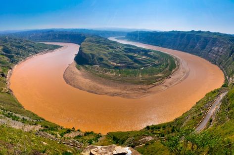 In Chinese history the yellow river "Huang he" isn't just a river. It stands for the origins of culture and civilization. Playing an important part in the early development of china, it has been refered to by the Chinese as "The cradle of civilization" and "The Mother River". The name Yellow River does not only… Yenisei River, Yellow River, Visit China, Deep River, Yellow Sea, Big River, River Delta, Sun Tzu, Nile River