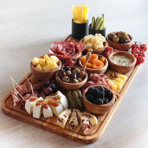 Introducing our masterpiece, designed to elevate your hosting experience with unmatched durability and elegance. Handcrafted from exquisite Mediterranean olive wood, each board boasts unique grain patterns and exceptional longevity, making it a timeless addition to your culinary collection. This expansive appetizer board is perfect for displaying an array of delights, from meats and cheeses to cold cuts and charcuterie. Ideal for wedding receptions, buffet-style events, or intimate gatherings, t Fancy Cheese Board, Thanksgiving Table Decor Ideas, Charcuterie Board Meats, Charcuterie Appetizers, Thanksgiving Table Decor, Friendsgiving Dinner, Charcuterie Inspiration, Table Decor Ideas, Favorite Recipes Dinner