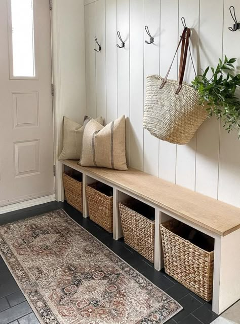 10 Clever Narrow Hallway Ideas to Transform Your Space - Decoholic Mudroom Decor, Small Entryways, Mudroom Design, Interior Design Per La Casa, Interior Vintage, Foyer Design, 아파트 인테리어, Small Entryway, Entryway Ideas