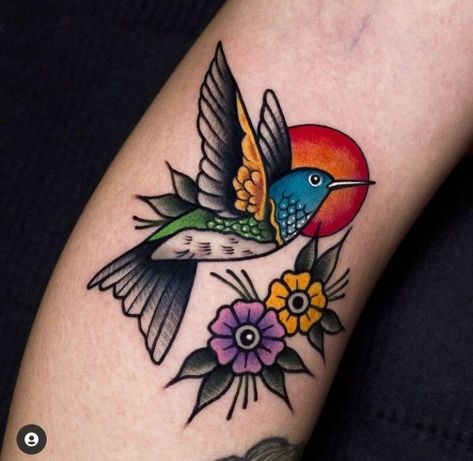 Traditional Hummingbird Tattoo, Traditional Hummingbird, Africa Tattoos, American Traditional Tattoo Ideas, Traditional Tattoo Ideas, Sparrow Tattoo, American Tattoos, Hummingbird Tattoo, American Traditional Tattoo