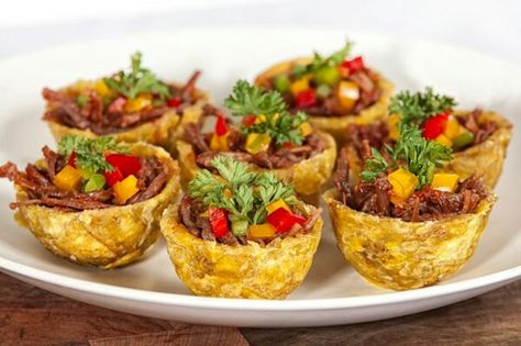 Tostones Rellenos, Carribean Food, Plantain Recipes, Puerto Rico Food, Boricua Recipes, Haitian Food Recipes, Tastemade Recipes, Power Foods, Island Food