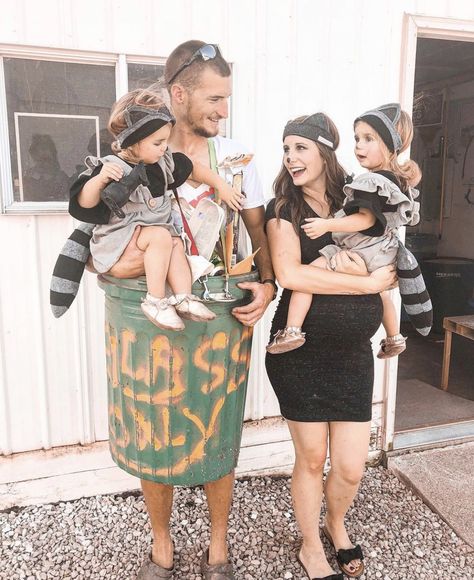 42 Awesome Family Halloween Costumes That You'll Want to Try - Just Simply Mom Family Halloween Photoshoot, Matching Family Halloween Costumes, Family Themed Halloween Costumes, Sibling Costume, Troll Costume, Themed Halloween Costumes, Classic Halloween Costumes, Hallowen Costume, Unique Halloween Costumes