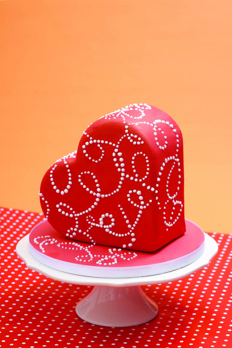 Muy linda esta tortita de corazón (: Valentine's Day Cakes, Torte Creative, Valentines Cakes, Valentine Cakes, Valentines Cake, Torte Cupcake, Heart Cakes, Heart Shaped Cakes, Valentines Day Cakes