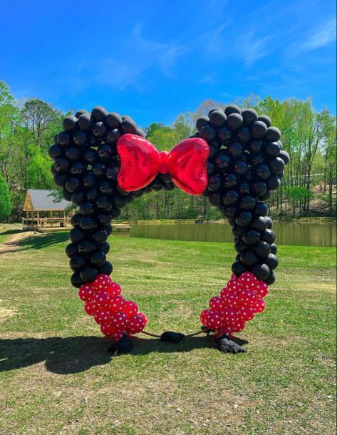 Disney Wedding Balloons, Mickey Mouse Head Balloon Arch, Elegant Mickey Mouse Party, 2nd Birthday Balloon Decorations, Disney Theme Balloon Decoration, Disney Balloon Decorations, Minnie Mouse Balloon Decor, Oh Twodles Balloon Arch, Minnie Mouse Arch Balloons