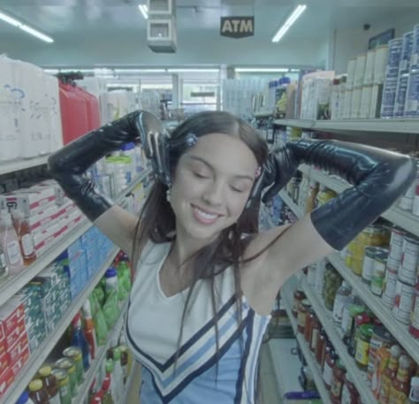 Good 4 U Music Video, Good 4 U, The Princess Diaries, Crazy Ex, Princess Diaries, Olivia Rodrigo, Cheerleading, Music Video, Gloves