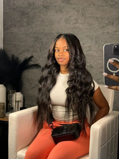 #follow #hairstyles #hair #hairgoals #haircare #blogging #beautyblog #blogger #blog Middle Part Curls, Colorful Bob, Sew In Curls, Hairstyles Wig, Birthday Hairstyles, Black Hair Extensions, Quick Weave Hairstyles, Flat Iron Hair Styles, Hair Ponytail Styles