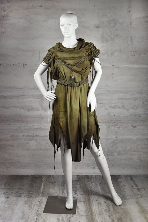 Wasteland Queen Costume Shaman Dress With Hood Post - Etsy Military Green Dress, Post Apocalyptic Outfit, Apocalypse Costume, Solarpunk Fashion, Post Apocalyptic Clothing, Sheen Dress, Post Apocalyptic Costume, Dress With Hood, Apocalyptic Clothing