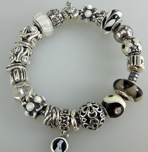 Pandora Bracelet Black & Grey Pandora Jewelry Box, Pandora Gift, Bracelets Beads, Jewelry Pandora, Pandora Rings, Bracelet Charms, Pandora Bracelet Charms, Beads Charms, Bracelet Ideas