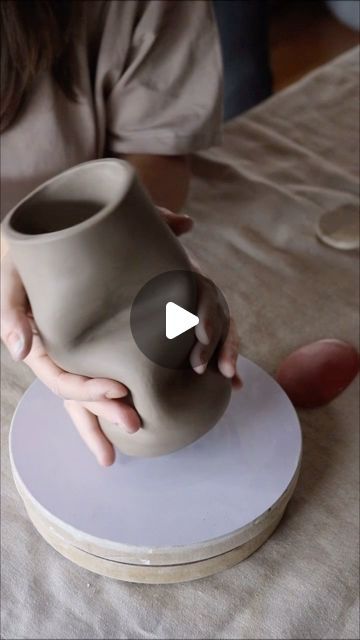 Handmade Clay Pots Ideas, Air Dry Clay Lampshade, Handmade Pottery Vase, Handmade Vases Pottery, Handbuilt Pottery Ideas Inspiration, Clay Vases Pottery, Ceramic Vase Ideas, Pottery Vases Handmade, Ceramic Vases Handmade