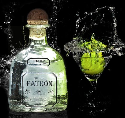 What do you do when you think your best friend & leading man for the play you've been working your A*S off on- which would have made you rich & famous, btw- has been kidnapped?... why tequila shots, of course! We love us some smooth, Patron Silver. If shots aren’t your style, it makes a scrumptious drink when mixed with fruit. Choose your poison then saddle up to the bar with the Rude Mechanicals in Act 4 Scene 2 of A MIDSUMMER NIGHT'S DREAM. Bottom's up! (See what we did there?...) Tequila Drinks Easy, Patron Silver Tequila, Patron Silver, Tequila Bar, Patron Tequila, Shots Alcohol, Silver Tequila, Tequila Shots, Wine Down