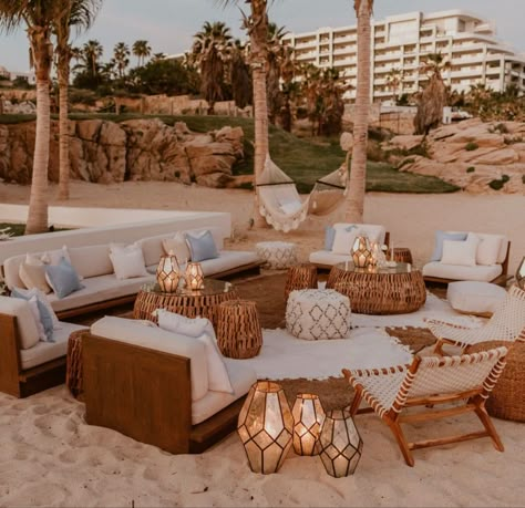 Beach Party Set Up, Acre Cabo, Beach Wedding Table Settings, Egypt Hotel, Sunset Wedding Theme, Seychelles Wedding, Beach Picnic Party, Ballroom Design, Wedding Tent Decorations