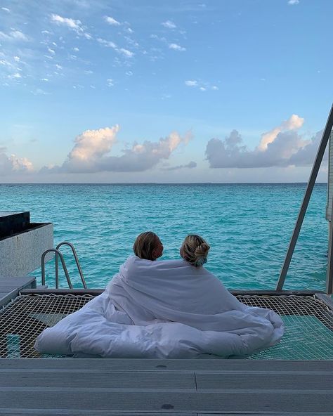 Barbara Kristoffersen, Amanda Marie, Laying On The Beach, Beach Watch, Vacation Goals, Maldives Travel, Fotos Goals, Best Friends Aesthetic, Malibu Barbie