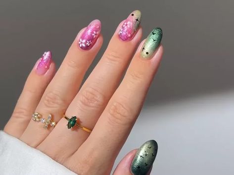 12 'Wicked' Manicure Ideas That Are Nothing Short of Magical Glinda And Elphaba, Worlds Colliding, Mani Nails, Elphaba And Glinda, Witch Nails, Two Worlds, Lip Hair, Manicure Ideas, Tickled Pink