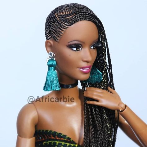 Gorgeous black dolls with styled natural hair and braids! We love this idea so much because representation matters! Did you have any black… Styled Natural Hair, Barbie Hairstyles, Natural Hair Doll, Doll Hairstyles, Barbie Hairstyle, African Dolls, Diva Dolls, Barbie Hair, African American Dolls